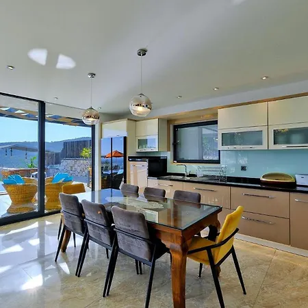 Villa 5 Bedroom Luxury In - 1019 Kalkan