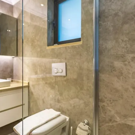 Vilă 5 Bedroom Luxury In - 1019